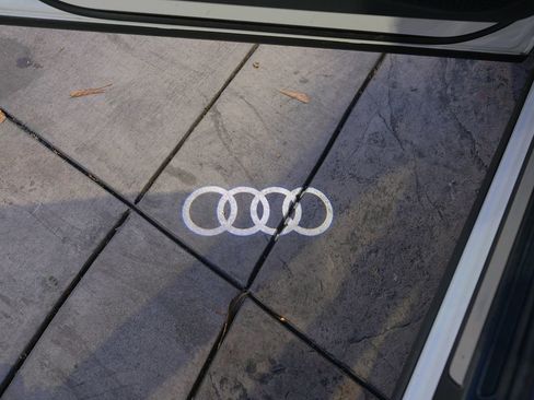 Used 2018 Audi Q5 2.0T Premium Plus w/ Premium Plus Package image 54