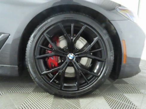 Used 2023 BMW M550i xDrive w/ Executive Package image 33