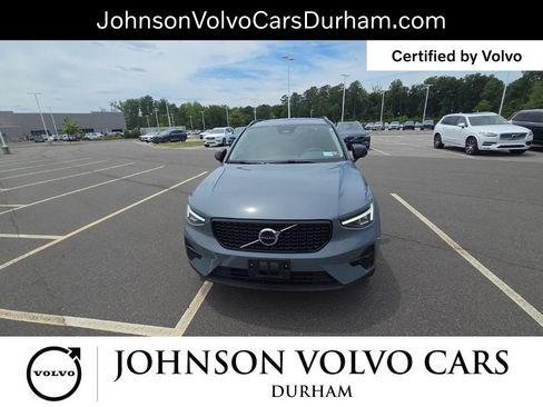 Used 2023 Volvo XC40 B5 Plus w/ Protection Package Premier AWD/4WD image 3