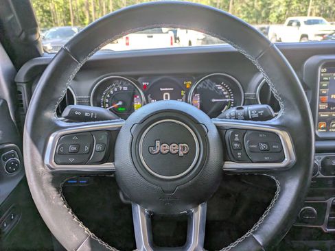 Used 2021 Jeep Wrangler Unlimited Sahara w/ Safety Group AWD/4WD image 16
