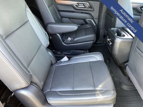 Used 2025 GMC Yukon Denali w/ Sun & Power Step Package AWD/4WD image 16