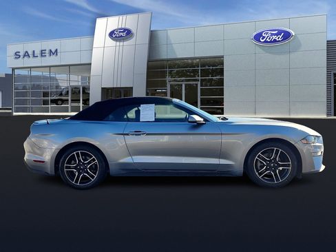 Used 2023 Ford Mustang Premium image 3