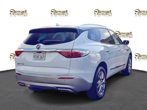 Used 2022 Buick Enclave Premium image 4