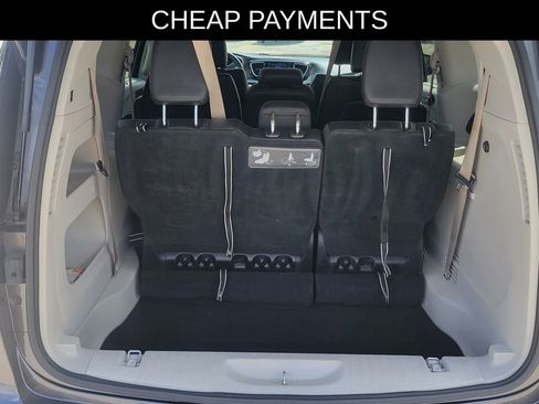 Used 2019 Chrysler Pacifica Touring-L FWD image 6