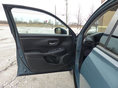 Used 2025 Honda HR-V EX-L image 18