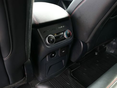 Used 2025 Ford Explorer ST-Line RWD image 26
