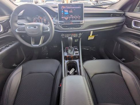New 2026 Jeep Compass Latitude image 13