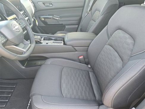 New 2026 Nissan Pathfinder SV image 10