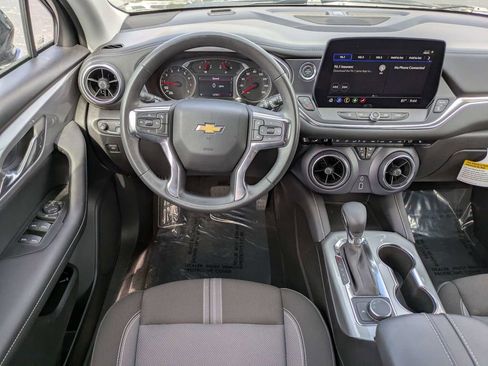 Used 2025 Chevrolet Blazer LT FWD image 16