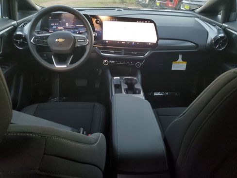 New 2026 Chevrolet Equinox EV LT image 9