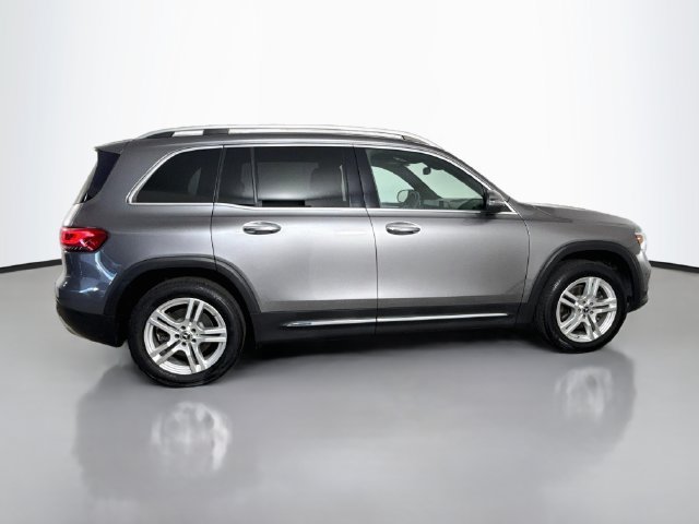 Used 2022 Mercedes-Benz GLB 250 w/ Premium Package Lite image 11