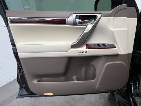 Used 2019 Lexus GX 460 Premium w/ Premium Package AWD/4WD image 7