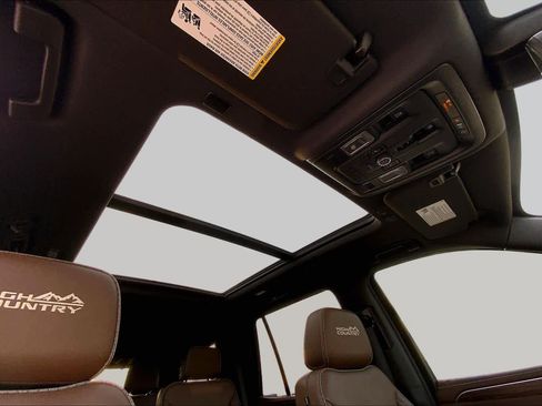 Used 2021 Chevrolet Tahoe High Country RWD image 13