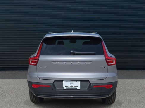 New 2026 Volvo XC40 B5 Plus w/ Protection Package Premier image 4