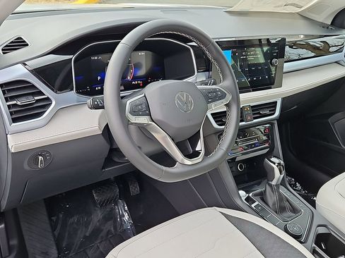 New 2026 Volkswagen Taos SE AWD/4WD image 19