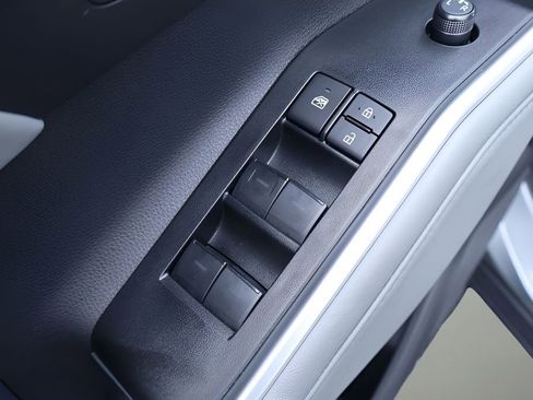 Certified 2025 Toyota Highlander XLE AWD/4WD image 10