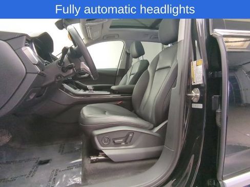 Used 2023 Audi Q7 3.0T Premium Plus w/ Premium Plus Package AWD/4WD image 12