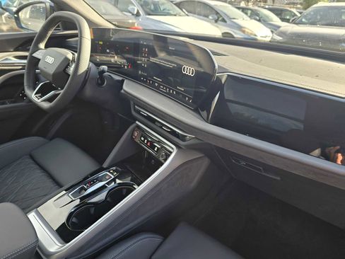 New 2025 Audi SQ5 Premium Plus image 12