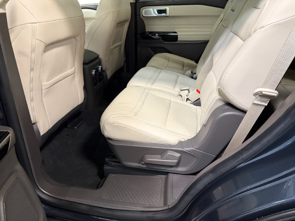 Used 2023 Ford Explorer Platinum w/ Technology Package AWD/4WD image 48