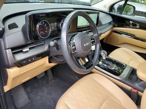 Used 2022 Kia Carnival EX FWD image 17