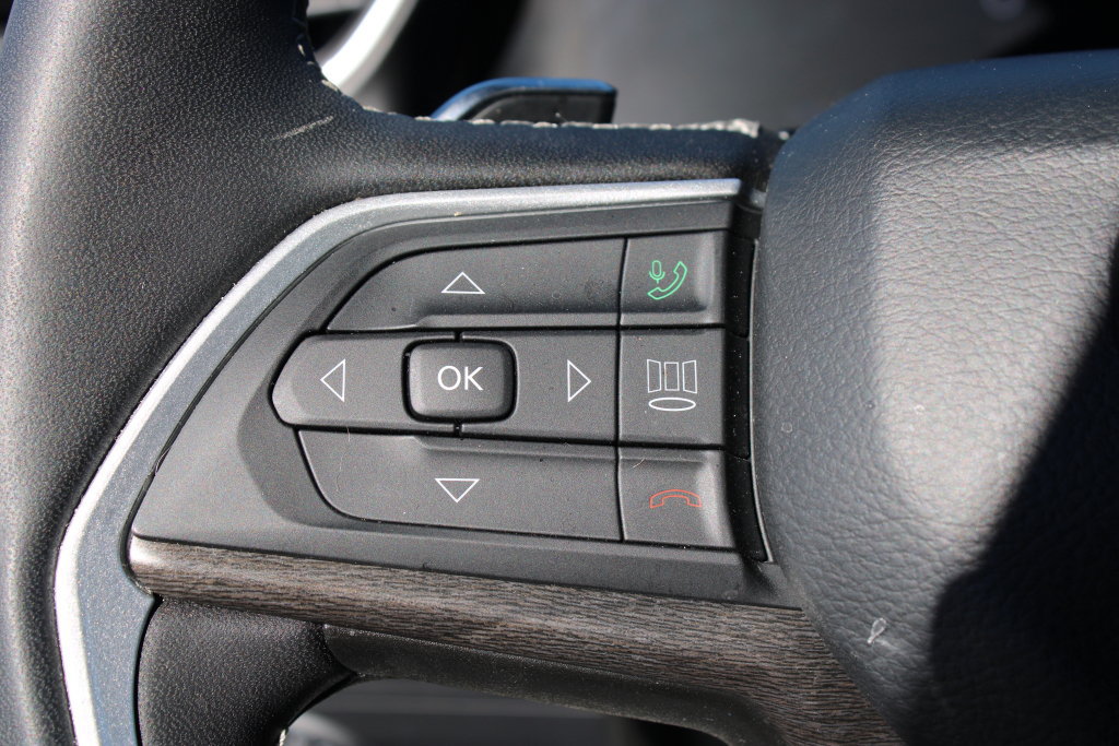 Used 2023 Jeep Grand Cherokee Limited w/ Luxury Tech Group II RWD image 28