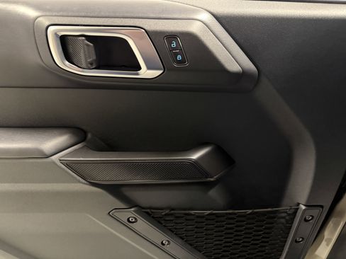 Used 2025 Ford Bronco Outer Banks image 18