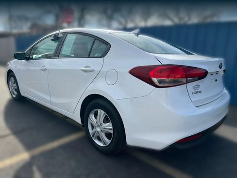 Used 2017 Kia Forte LX w/ LX Popular Package image 5