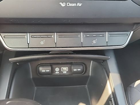 Used 2017 Kia Sorento AWD w/ LX Convenience Package image 18