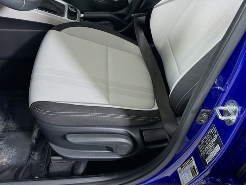 Certified 2024 Hyundai Venue SEL FWD image 25