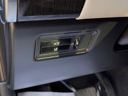 Used 2015 Land Rover Range Rover Sport HSE image 36