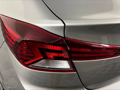 Used 2020 Hyundai Elantra Value Edition w/ Winter Weather Package FWD image 22