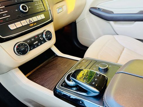 Used 2018 Mercedes-Benz GLE 350 4MATIC w/ Premium 1 Package image 44