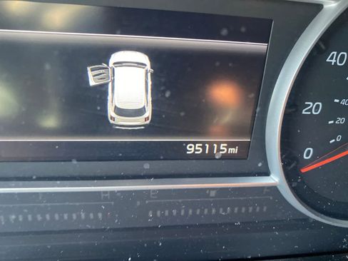 Used 2022 Kia Sorento LX AWD/4WD image 9