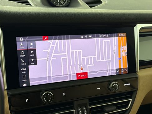 Certified 2023 Porsche Macan AWD/4WD image 20