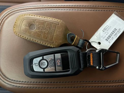 Used 2022 Ford Maverick Lariat w/ Lariat Luxury Package FWD image 26