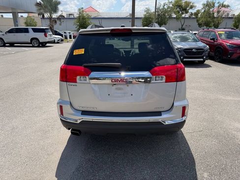 Used 2017 GMC Terrain SLE w/ Convenience Package AWD/4WD image 6