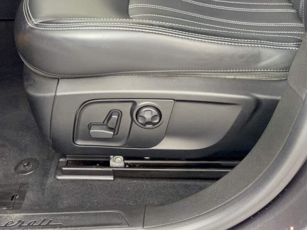 Used 2019 Maserati Levante AWD/4WD image 16