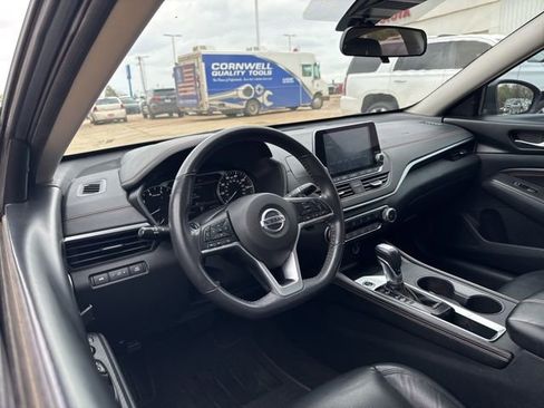 Used 2022 Nissan Altima 2.5 SR w/ Midnight Edition Package image 9