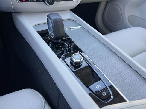 Used 2025 Volvo XC60 T8 Plus w/ Protection Package Premier image 20