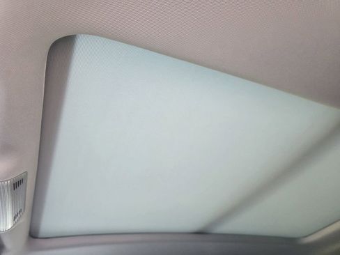 New 2026 Volkswagen Atlas SE image 15