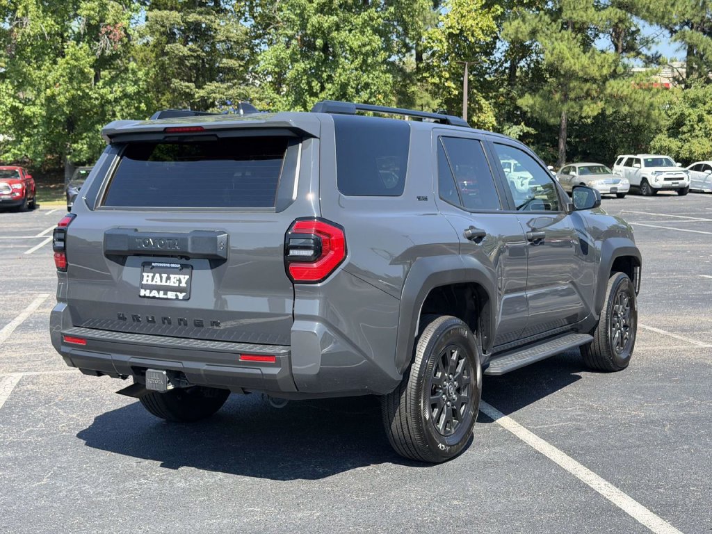 Certified 2025 Toyota 4Runner SR5 AWD/4WD image 21