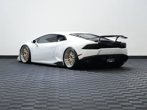 Used 2018 Lamborghini Huracan LP 610-4 AWD/4WD image 8