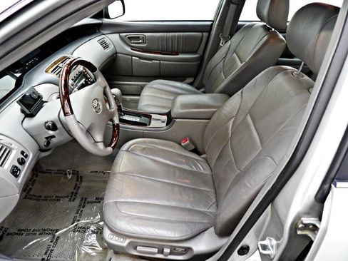 Used 2003 Toyota Avalon XLS image 8