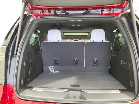 New 2026 Chevrolet Suburban Premier AWD/4WD image 19