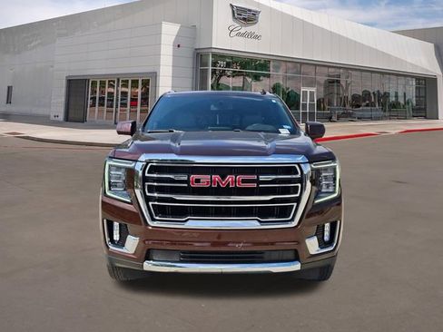 Used 2023 GMC Yukon SLT image 2