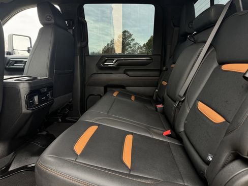 Used 2024 GMC Sierra 2500 AT4 w/ AT4 Preferred Package AWD/4WD image 29