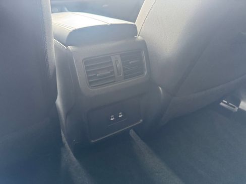 Used 2025 Nissan Rogue SV FWD image 24