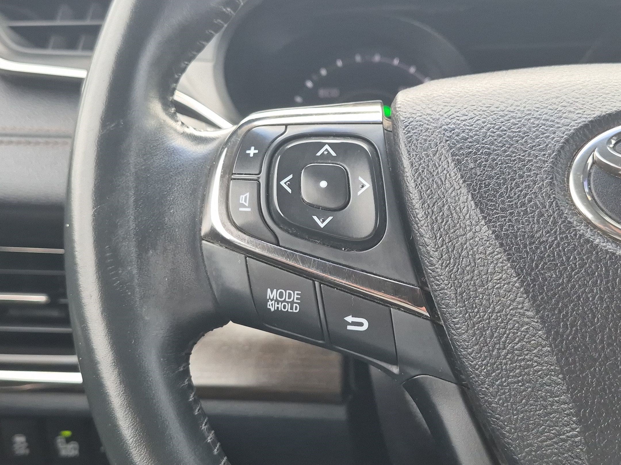 Used 2016 Toyota Avalon Limited w/ Toyota Safety Sense Package FWD image 19