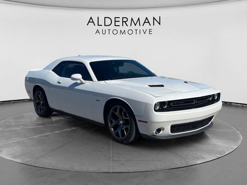 Used 2015 Dodge Challenger R/T Plus RWD image 7