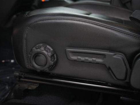 Used 2023 Jeep Wrangler Unlimited Sahara AWD/4WD image 28